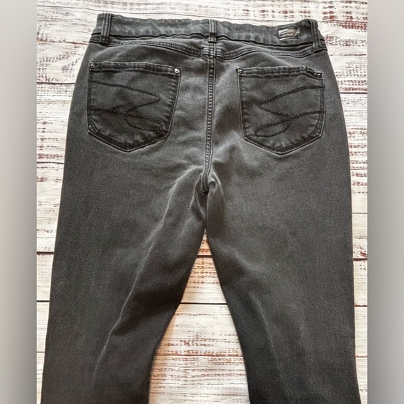 Women’s Seven7 Distressed Denim High Rise Skinny Jeans - Picture 10 of 15